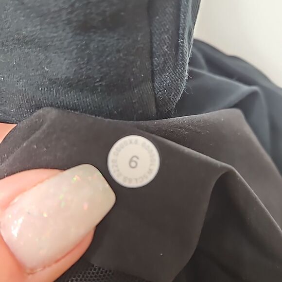 Lululemon Dynamic Days Pant size 6 - Picture 9 of 9